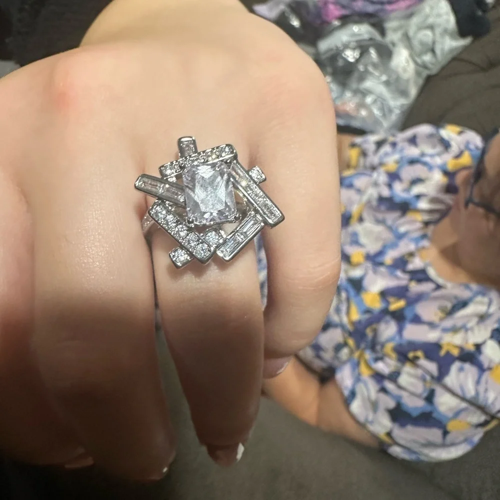 Elegant Silver Crystal Ring